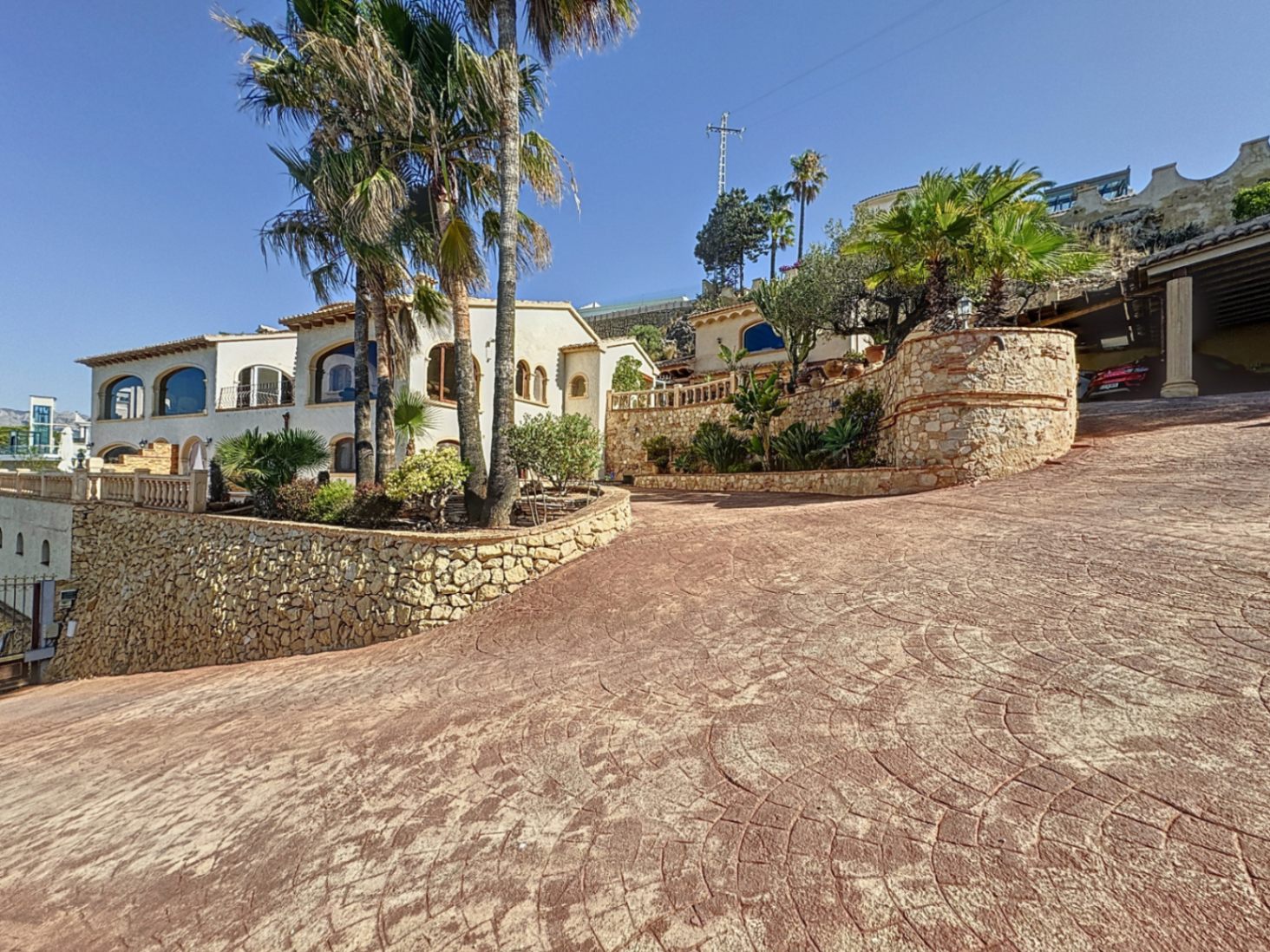 SPECTACULAR VILLA FOR SALE NEAR THE OLD TOWN OF ALTEA