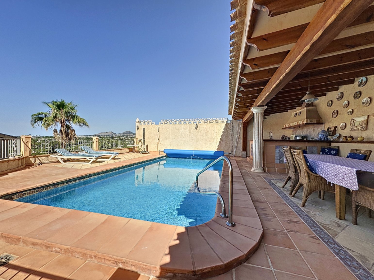 SPECTACULAR VILLA FOR SALE NEAR THE OLD TOWN OF ALTEA