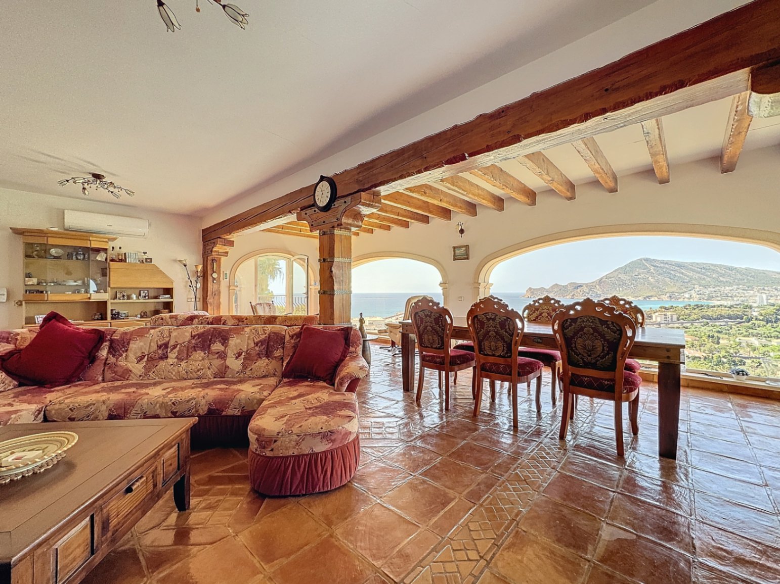 SPECTACULAR VILLA FOR SALE NEAR THE OLD TOWN OF ALTEA